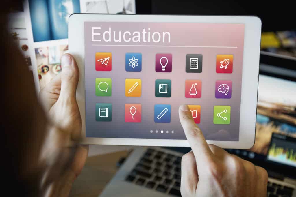 Plataformas de ensino para aprender uma nova profissão