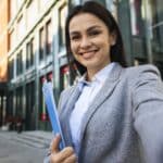 Primeiro Emprego: O Que as Empresas Esperam de Jovens PRIMEIRO EMPREGO